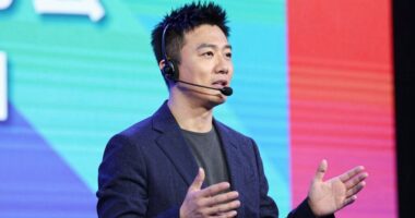 top wireless presenter microphones